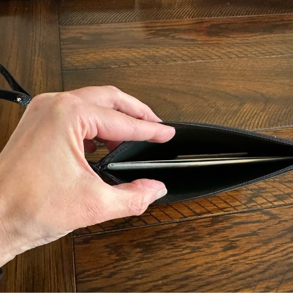 Brand New Mini Wallet - Picture 2 of 3